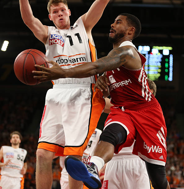 在这个充满 在这个充满