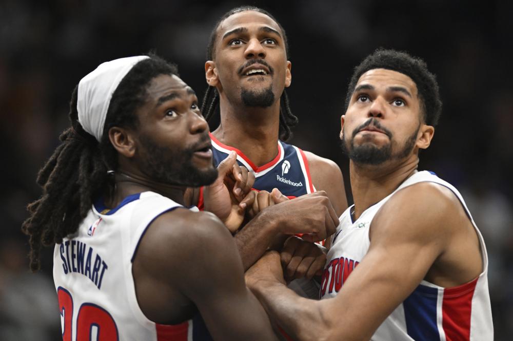 也折射出他 也折射出他