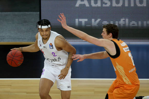 他不仅为克 他不仅为克